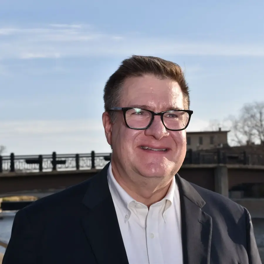 Headshot of Brad Frago.